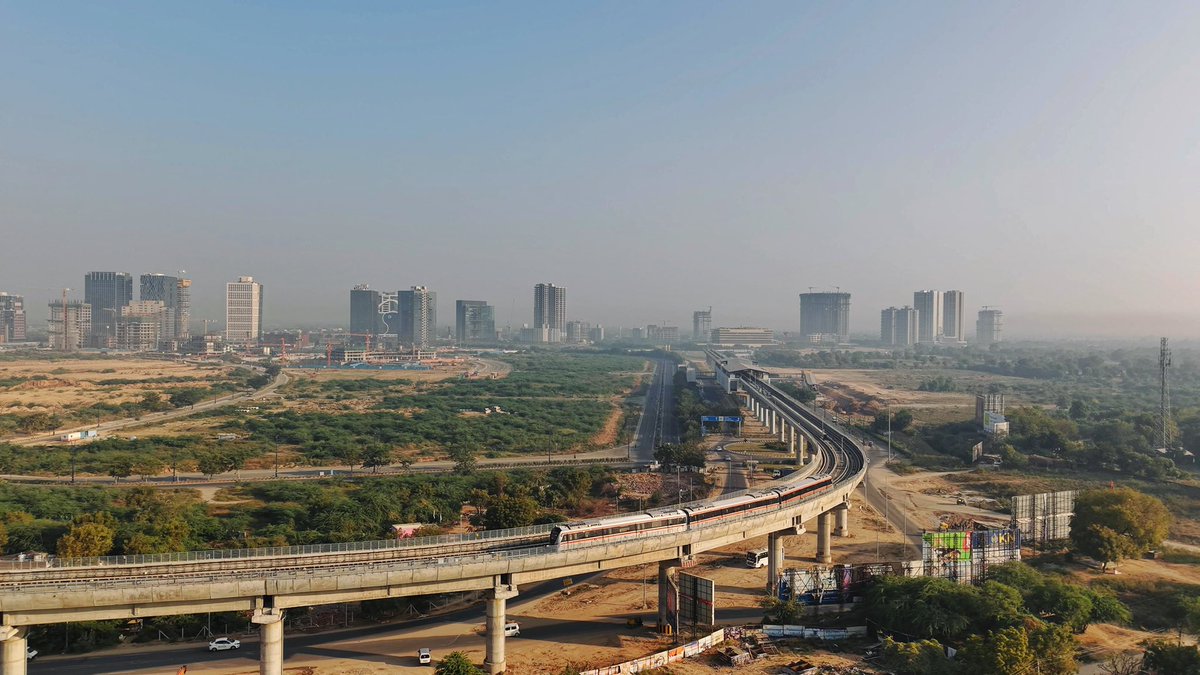 dronemanYT's tweet image. Multiple Construction Happening over SEZ at GIFT City, Gujarat.
Checkout the Latest Progress of GIFT City.
Full Video - youtu.be/BagpI5fZGMI 

#Giftcity #Gujarat