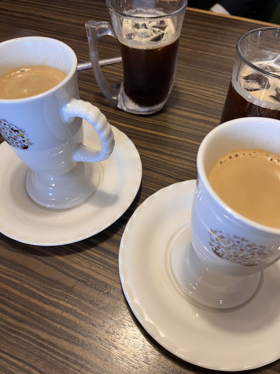 新年の挨拶廻り1日目のランチはびっくりドンキーに来ました。社長、ごちそうさまです。食後のコーヒーを飲みながら何故か推しのラーメン話で盛り上がりました。