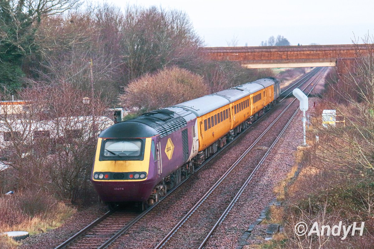 holtona72's tweet image. #HighSpeedTuesday Another view of last Saturday's @ColasRailUK test train passing Foxcovert Road Glinton, with former #EMR aubergine #HST power car 43274 on the rear of the set as it approaches the A15 road bridge. The working was 1Q86 March Down R.S. to Derby RTC. #Colas 4/1/25