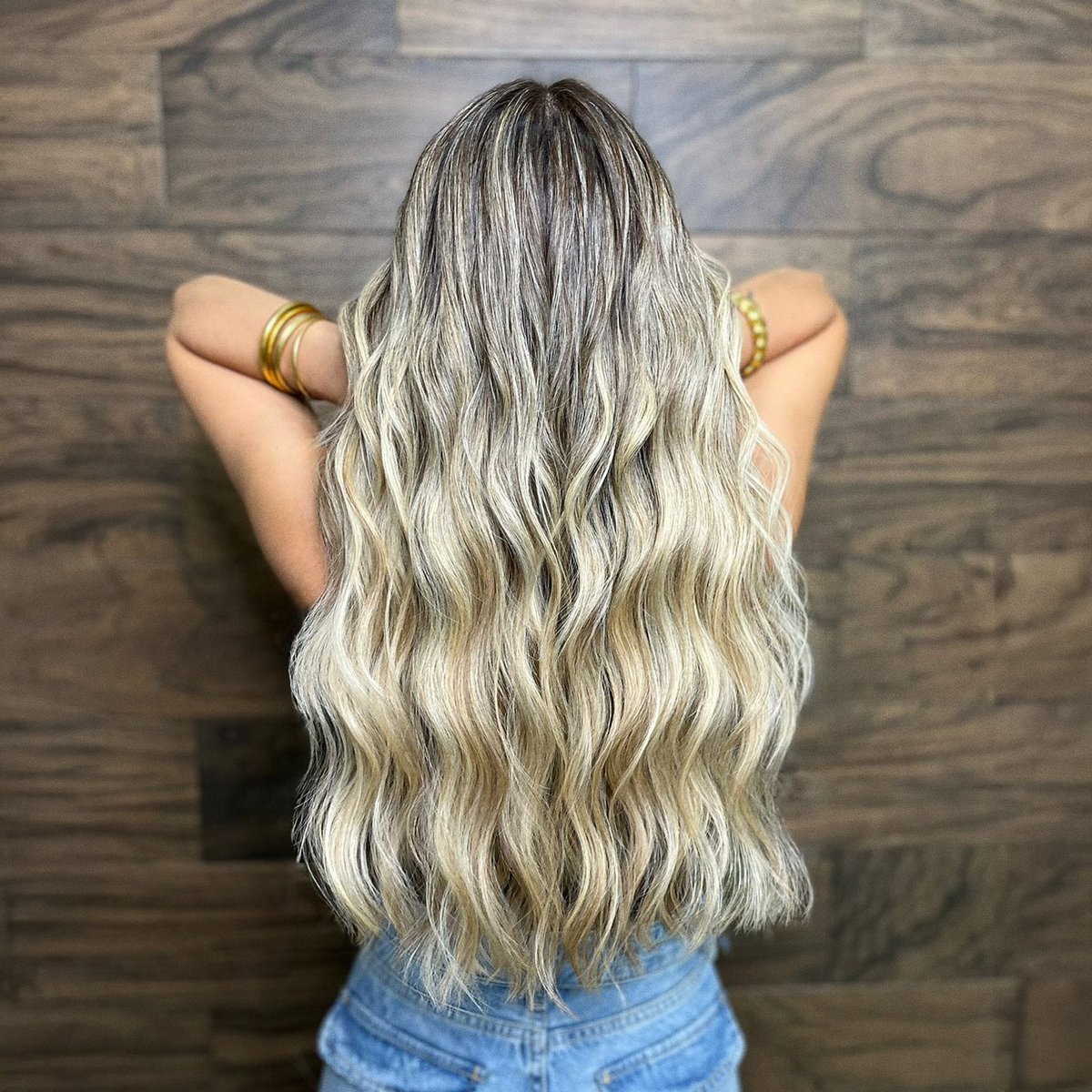 SGImageStudio's tweet image. Ready to leave last year&apos;s hair behind and start fresh this year? Hair by Benita Rodríguez #TalentoSilviaGalvan #SilviaGalvanImageStudio