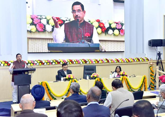 PIBMumbai's tweet photo. Bureau of Indian Standards celebrates 78th Foundation Day

Quality not just a measure, a way of life that drives innovation: Union Minister @JoshiPralhad

📘https://t.co/5ossJsiOkg https://t.co/fBcDAxspX5