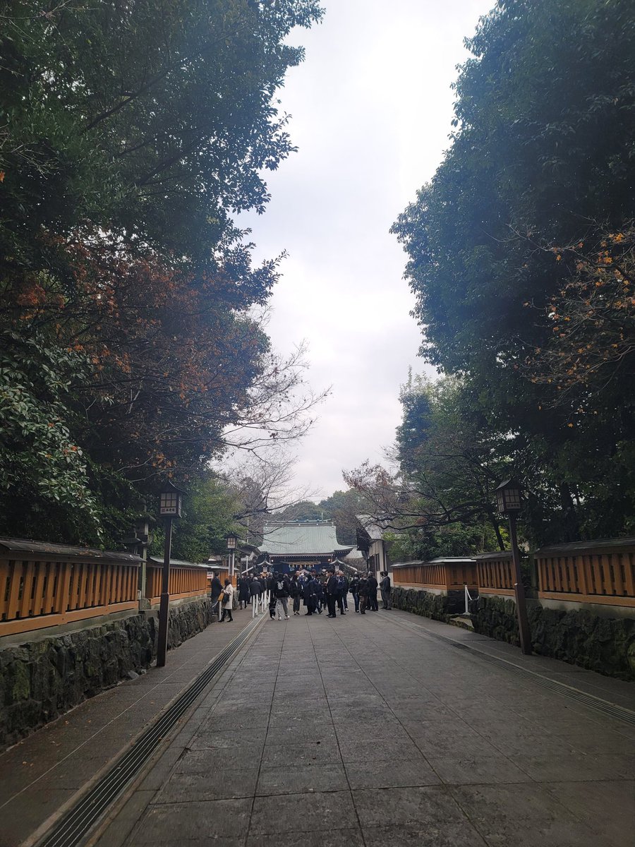 Adiantum_Botan's tweet photo. 熊本市で最古社の神社⭐1230mの参道の先に阿蘇大神の健盤龍命(たけいわたつのみこと)荒霊を鎮祭した健軍神社があります♪お正月は熊本企・団体・市民で大賑わいです⭐(*⌒∇⌒*)

#神社 #神社仏閣  #神社巡り #熊本  #熊本市 https://t.co/FByTWjswLN