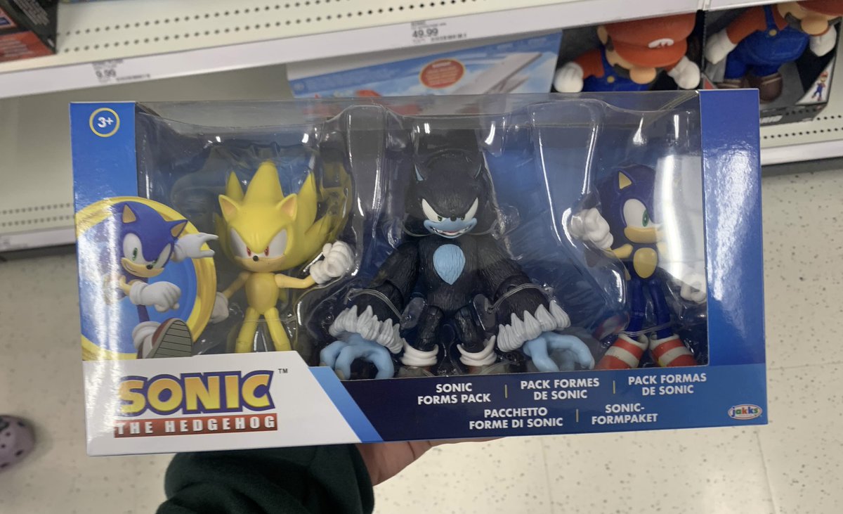 news_merch's tweet image. This year&apos;s Sonic The Hedgehog 4” 3-Pack by Jakks Pacific has officially been found, called the Sonic Forms Pack 

The Pack Features Super Sonic, Sonic with Grind Shoes, and WEREHOG! 

The pack should be hitting stores soon.