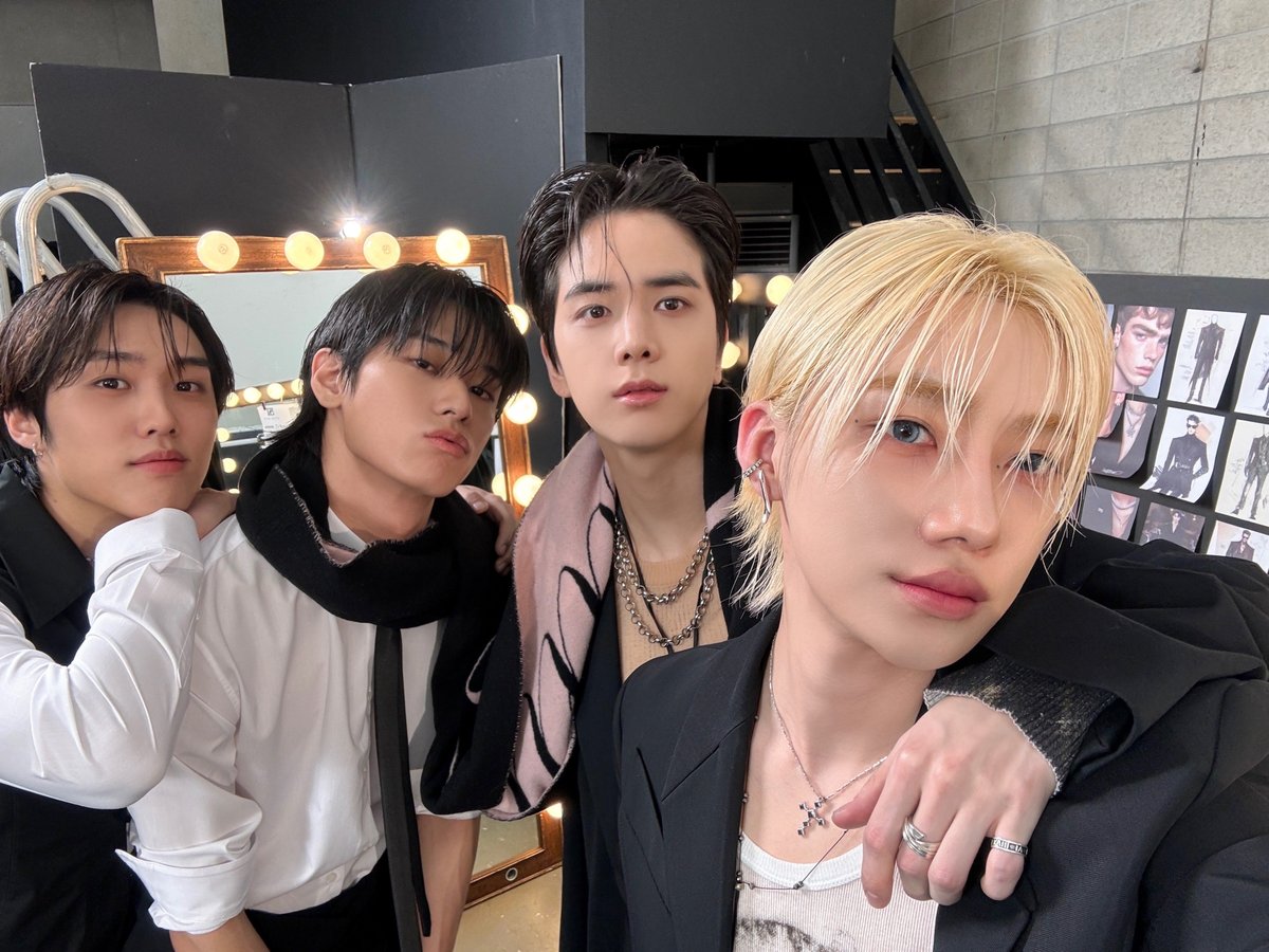 [📸] THE BOYZ 공식 팬클럽 'THE B' 7기

모집 마감 2시간 전⌛

store.frommyarti.com/goods/16446

#THEBOYZ #더보이즈
#THEB #더비