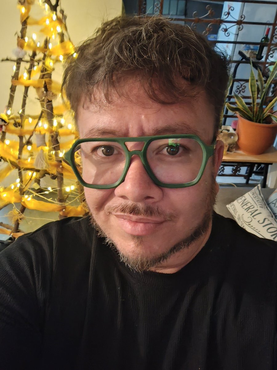 robertomore's tweet image. Feliz 2025