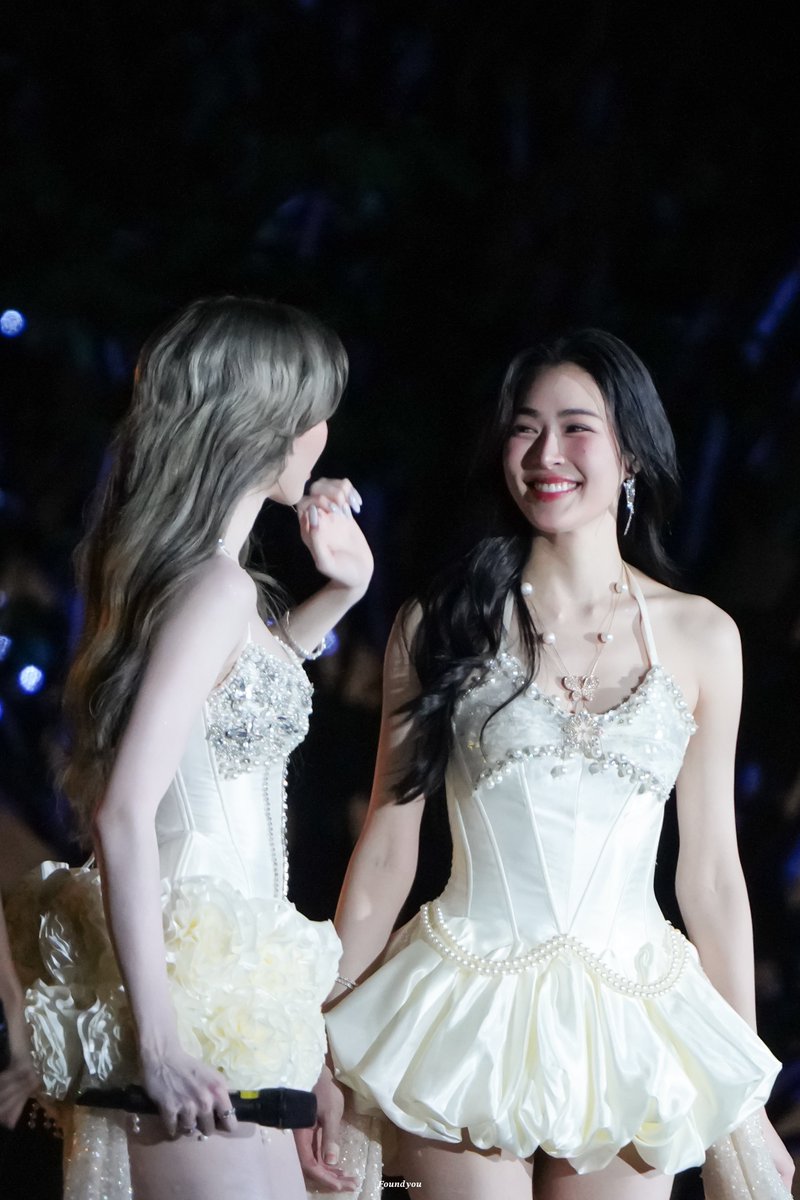wefoundyouu's tweet photo. ยิ้มอยู่อย่างนั้นนนนนนนน 🥰

#LingOrm #หลิงออม https://t.co/ZgmTqTVsL6