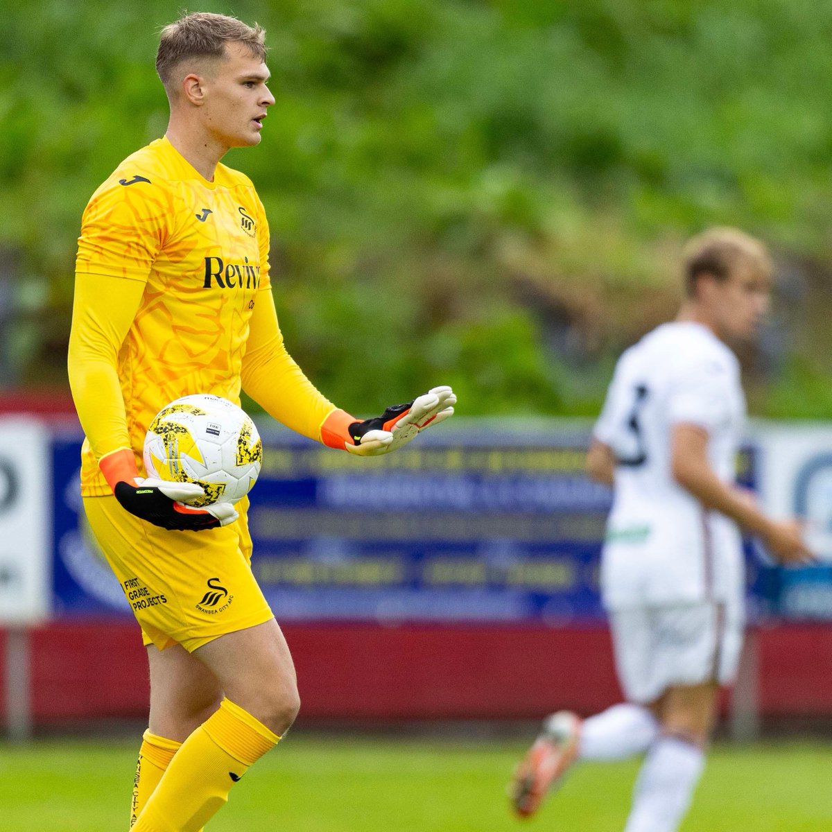 Swansea City goalkeeper Ben Hughes has joined Caernarfon Town on loan for the remainder of the 2024-25 season. 

Good luck, <a href="/BenHugh38858781/">Ben Hughes</a>! 🧤

👉 swanseacity.club/3W8m4vi