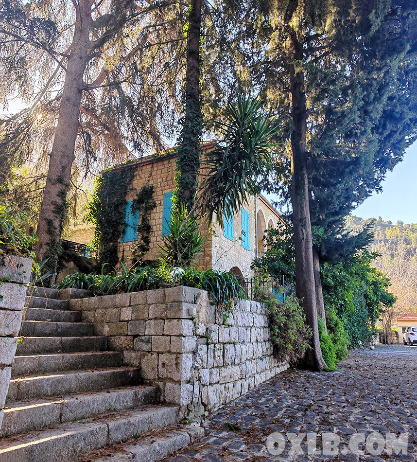 onefineart's tweet image. Aaramoun is a secret village in Mount Lebanon Keserwan Caza... so peaceful clean and lovely! Help Neife Al Asmar Get Life-Saving Mitral Valve Treatment gofund.me/3b79f7b9 #lebanon #aramoun #aaramoun #discoverlebanon #supportlebanon #stay #oldhouse #oldlebanon