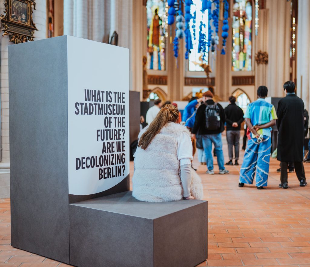 stadtmuseum.de/ausstellung/de… Ausstellung in der #Nikolaikirche #TalkingAboutValues #DECOLONIZE #Berlin