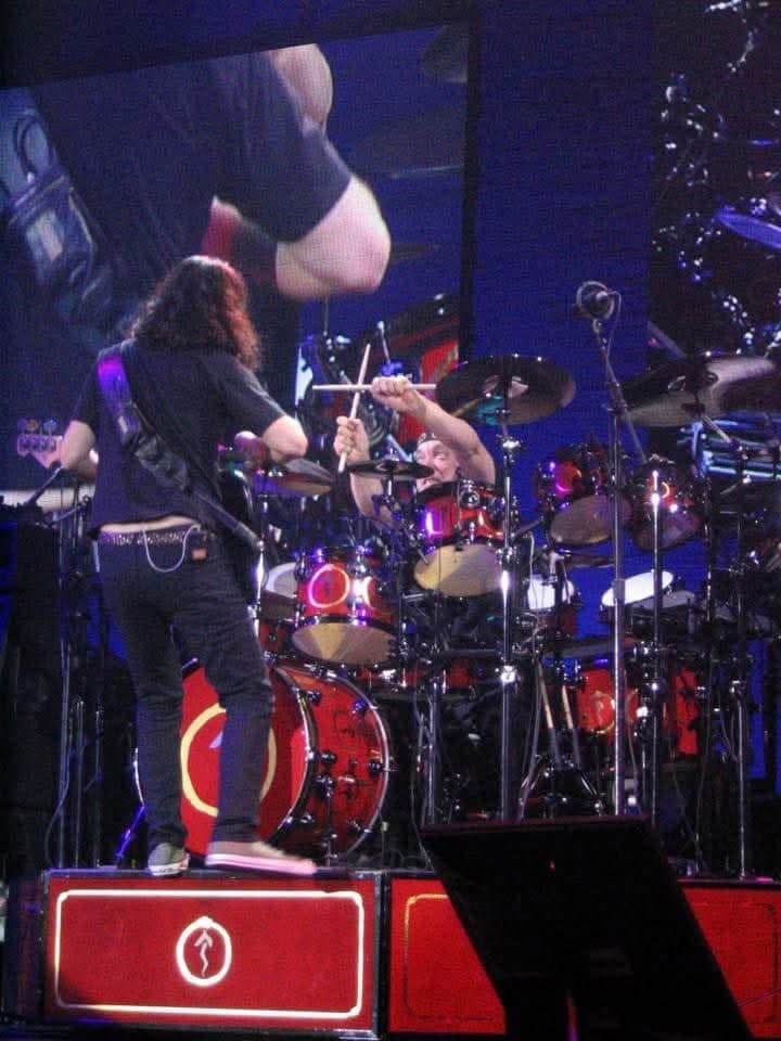 vivien2112's tweet image. #RIPNeilPeart 
#RushFamily 🌹