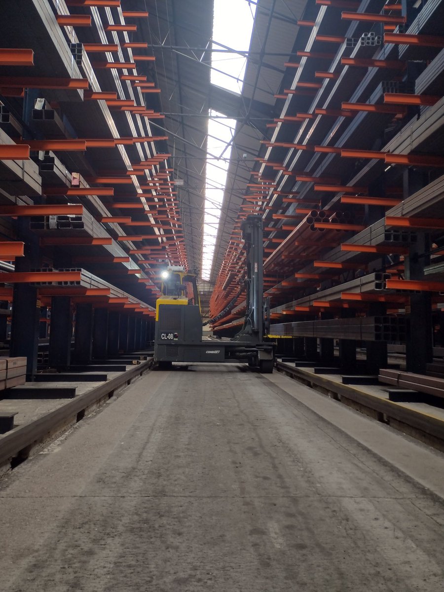 CBTrainingUKLtd's tweet photo. Multidirectional 

Key Uses of Multidirectional Trucks in the Workplace 
-Transporting long or oversized loads 
-Efficient space utilisation
-Flexible material handling 
-Improved safety
-Enchased productivity 
-Indoor outdoor use  

#CBTraining #accreditedtraining https://t.co/5WuRQYgdmA
