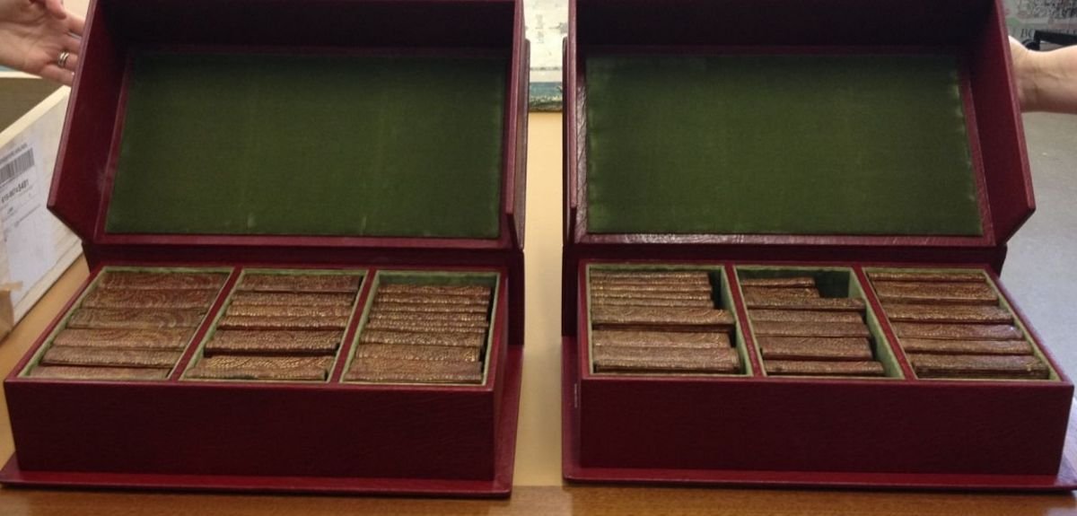 ANZAMEMS (@anzamems) on Twitter photo In the afterword to <a href="/ParergonJournal/">Parergon Journal</a> 41.2's themed essays, Emma Smith looks at movement between Britain and Australia, of both people and objects, with a particular interest in Charles I's travelling library.
muse.jhu.edu/pub/62/article… In the afterword to <a href="/ParergonJournal/">Parergon Journal</a> 41.2's themed essays, Emma Smith looks at movement between Britain and Australia, of both people and objects, with a particular interest in Charles I's travelling library.
muse.jhu.edu/pub/62/article…