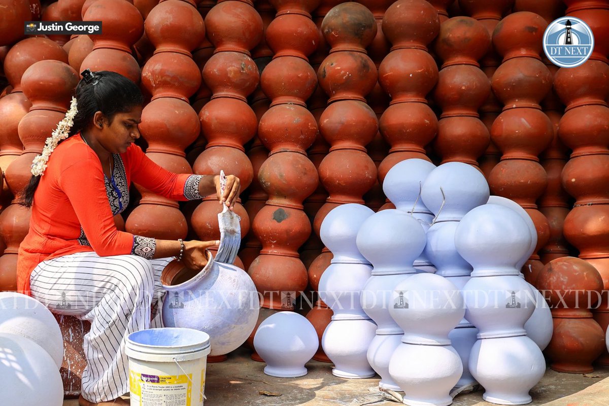 dt_next's tweet photo. (2/2) Pongal Preparations in Full Swing: Vibrant mud pots are all set to add a pop of colour to your Pongal celebrations! Check out pictures of the beautiful pots on sale at Nungambakkam.
📸: @agam_justin
#DTNext #Pongal #PongalPreparations #MudPots #Nungambakkam #Chennai https://t.co/edrNLfyvQA