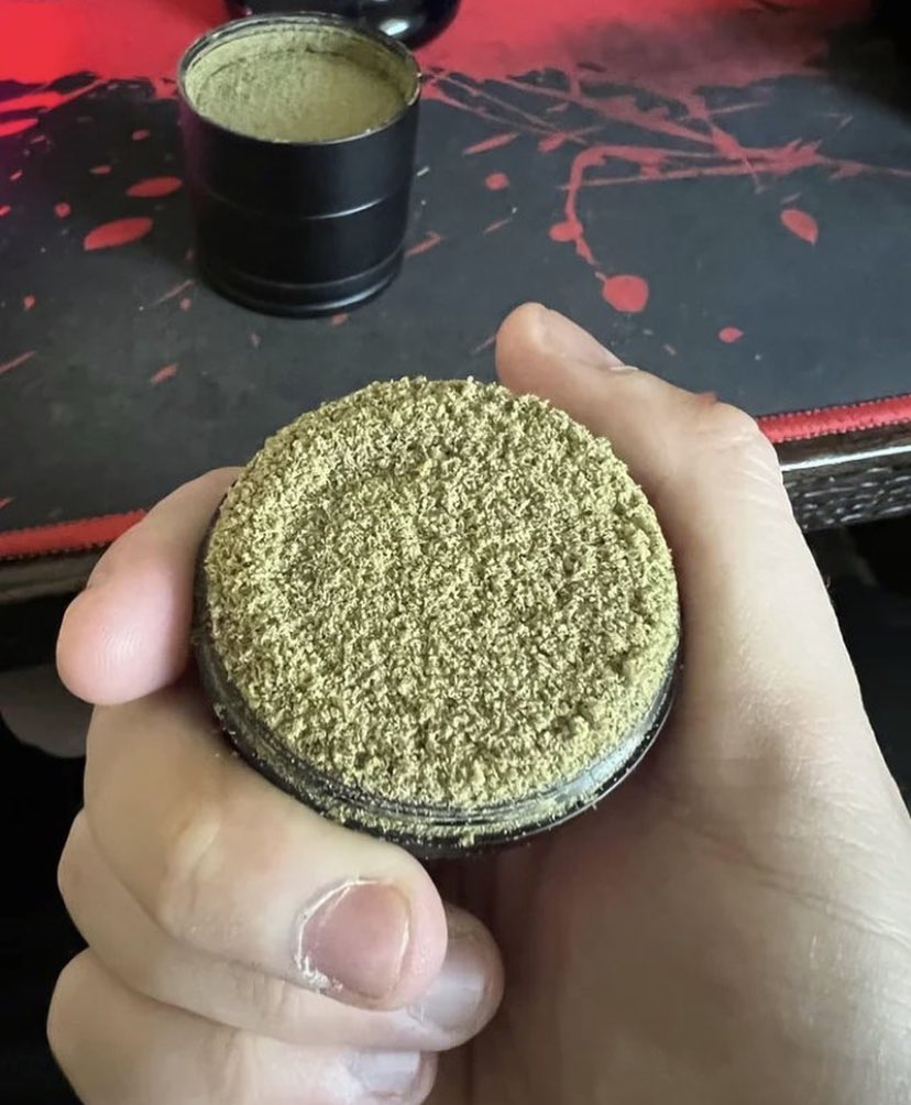 jellygumbo's tweet photo. When you forget about your Kief catcher 😳 https://t.co/MVUgZxwlxc