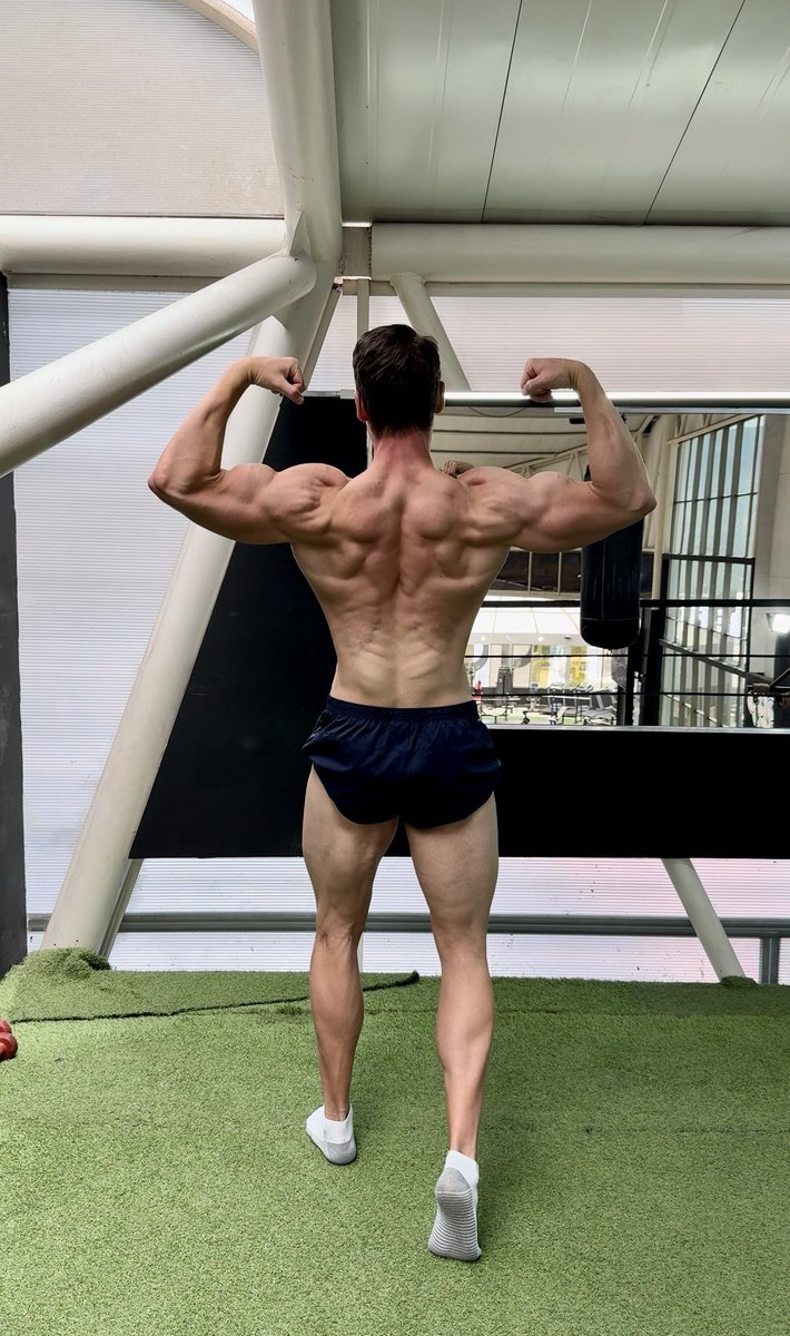 CoachFHM's tweet image. New pinned post.
Pics from towards the end of the last diet.
Just started working with a coach…big off season push up for 2025 and we prep for stage debut 2026.
Leaving this here as a reminder.
Much work to be done.
Jobs not finished.