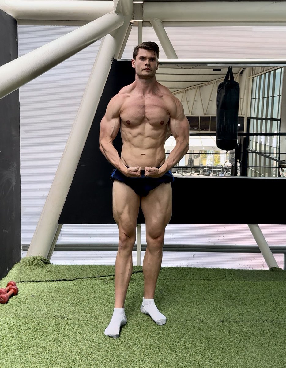 CoachFHM's tweet image. New pinned post.
Pics from towards the end of the last diet.
Just started working with a coach…big off season push up for 2025 and we prep for stage debut 2026.
Leaving this here as a reminder.
Much work to be done.
Jobs not finished.