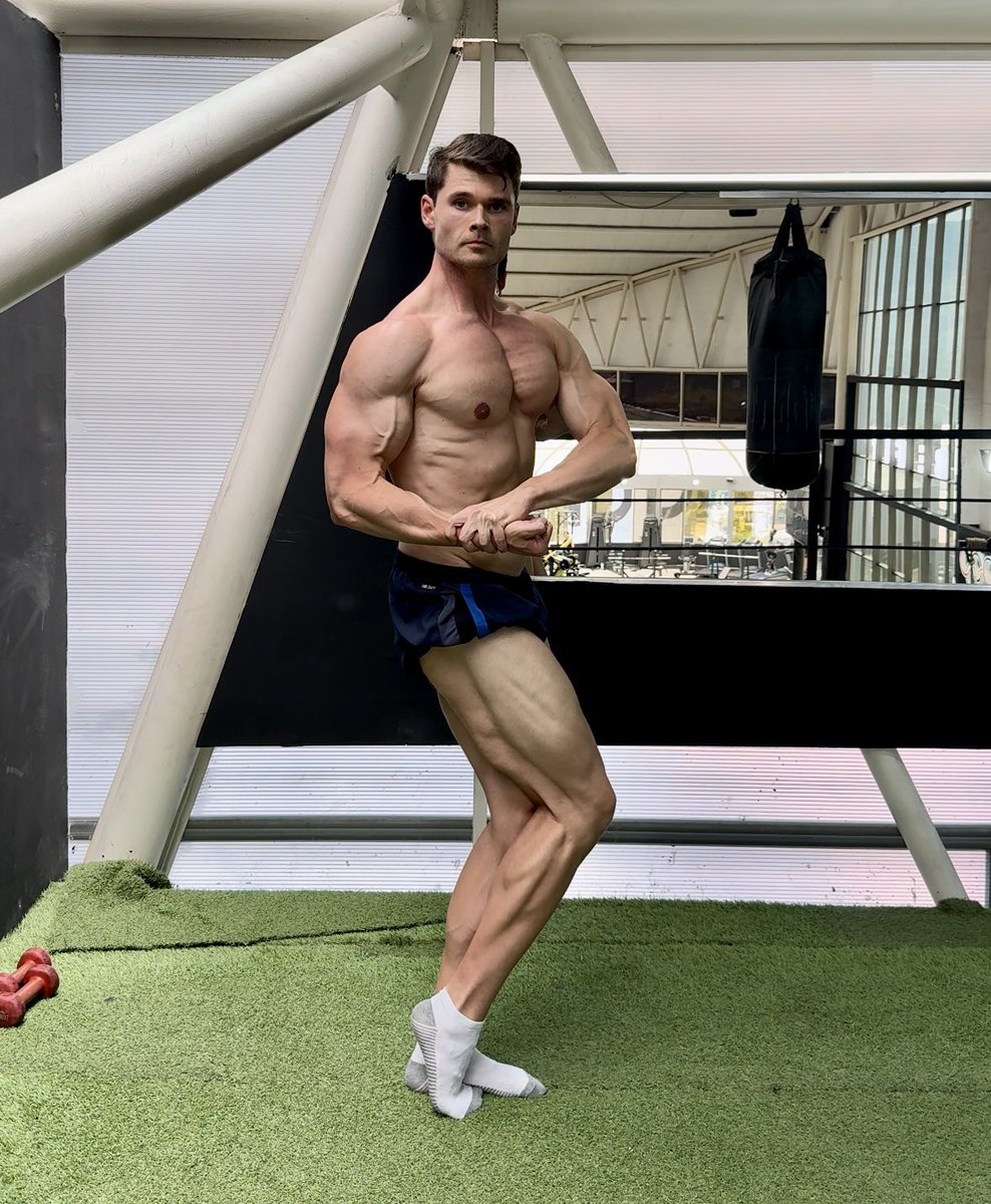 CoachFHM's tweet image. New pinned post.
Pics from towards the end of the last diet.
Just started working with a coach…big off season push up for 2025 and we prep for stage debut 2026.
Leaving this here as a reminder.
Much work to be done.
Jobs not finished.