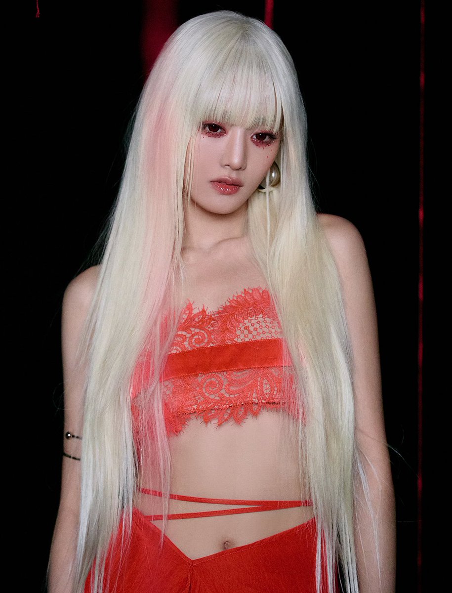 MINNIE's debut mini-album is titled "HER"

The album consists of 7 tracks and will be the first album by a Cube Entertainment artist to have a vinyl version
