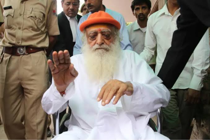 Dhananjaya10_'s tweet photo. Even after 12 years, the #GujaratGov stubbornness  continues ! Despite आसाराम बापू जी serious health issues, #SolicitorGeneral Tushar Mehta was appointed to oppose the #Bail4Health . In the end, #justice prevailed! #AsaramBapu Ji was granted interim bail by the #SupremeCourt https://t.co/XH0SfLGQPx