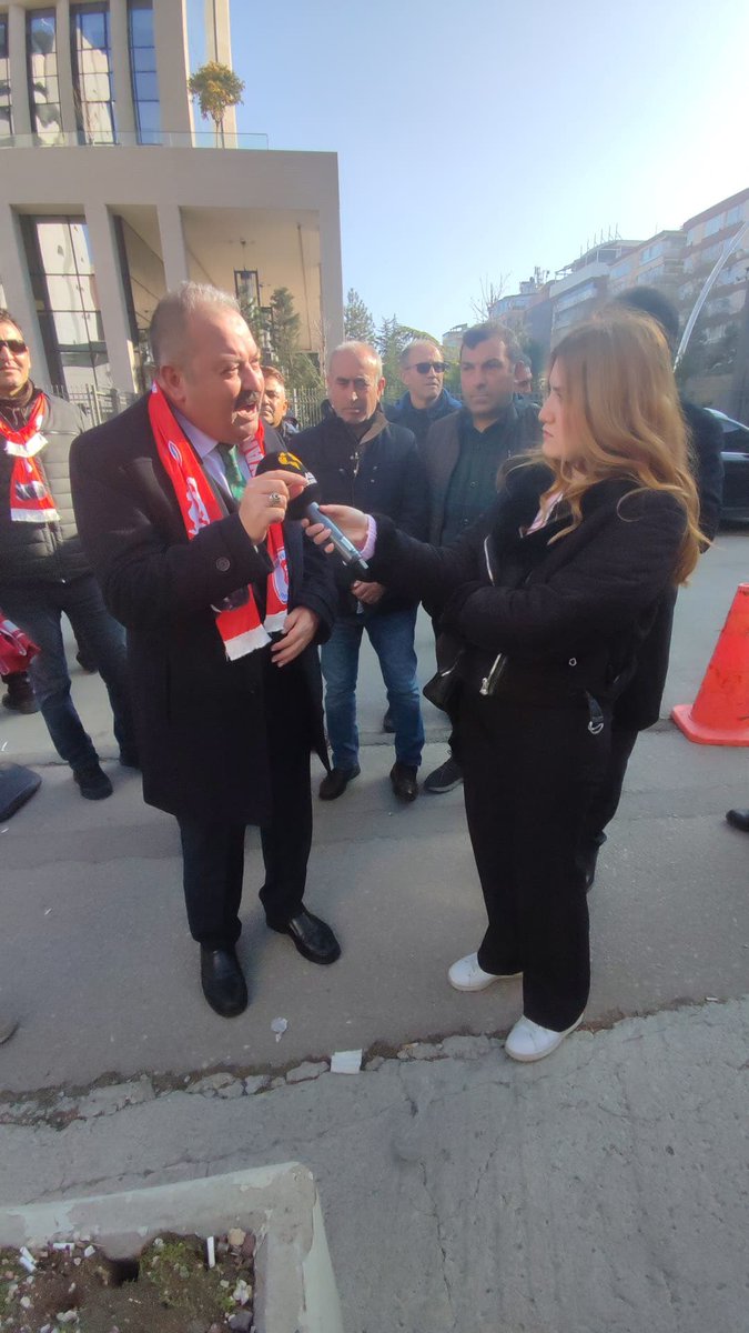 alitilkici38's tweet photo. Değerli @OYAD_Dernegi Genel Başkanı Sayın @ozturkomer66 ve yönetim kadrosuna Oyak önünde yapılan etkinlikte destek verdik katılım sağladık.
OYAK’a üye olan 223 bin #UzmanÇavuş var.Temsilde ise 75 yöneticiden 1 kişi #UzmanÇavuş
OYAKTA TEMSİLDE ADALET İSTİYORUZ.
OYAKTAKİ YILLIK DAĞITILAN NEMA ORANLARININ ADALETLİ OLMASINI İSTİYORUZ.