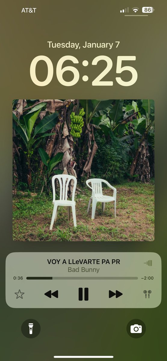20MaRi83's tweet photo. Hello Tuesday ❤️🎧🎵

#BadBunny #OffToWorkIGo https://t.co/eVY8gDBwHc
