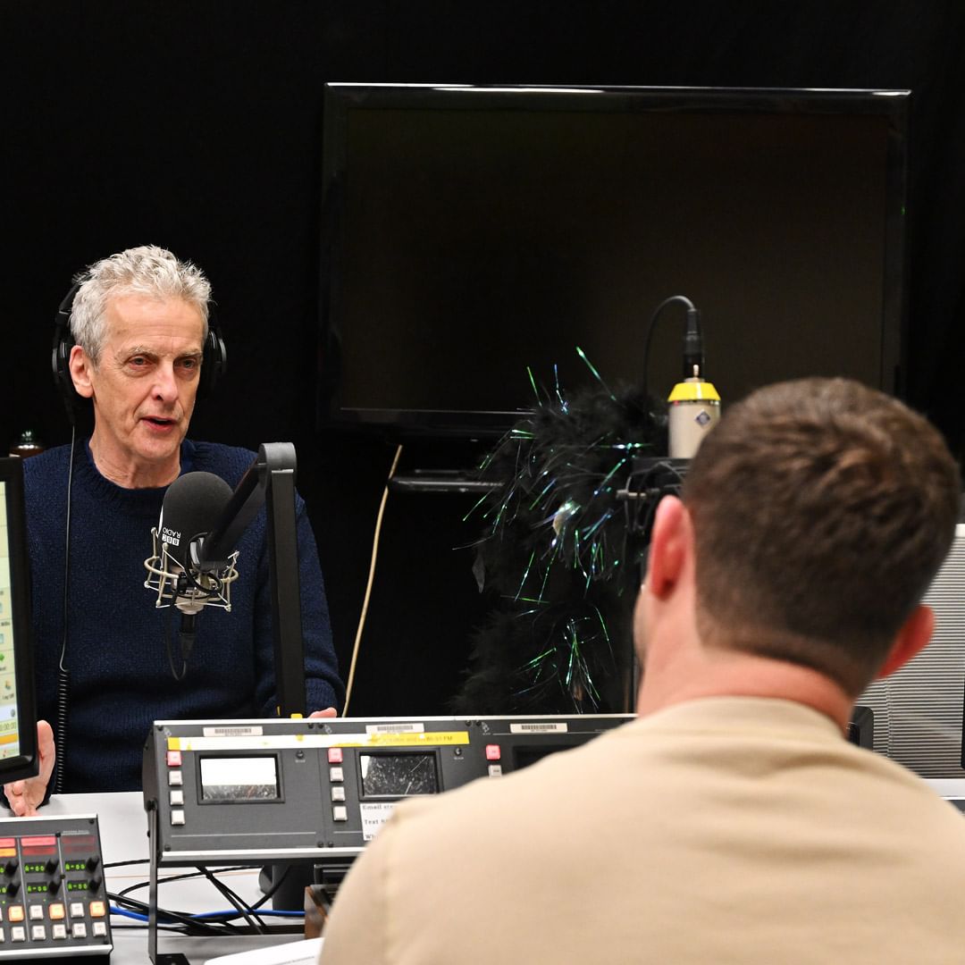 brinatello's tweet photo. January 6, 2024: #PeterCapaldi was on @BBCRadio2 with @radioleary to talk about #CriminalRecord on @AppleTV+ and his second album: https://t.co/axBXCSQwc0 (at 1:02:26). 📸: #MarkAllan. The one photo of Peter reminds me of @NeilDiamond's #TapRootManuscript. https://t.co/bb2fBPVV8I https://t.co/7ANz3aN71w