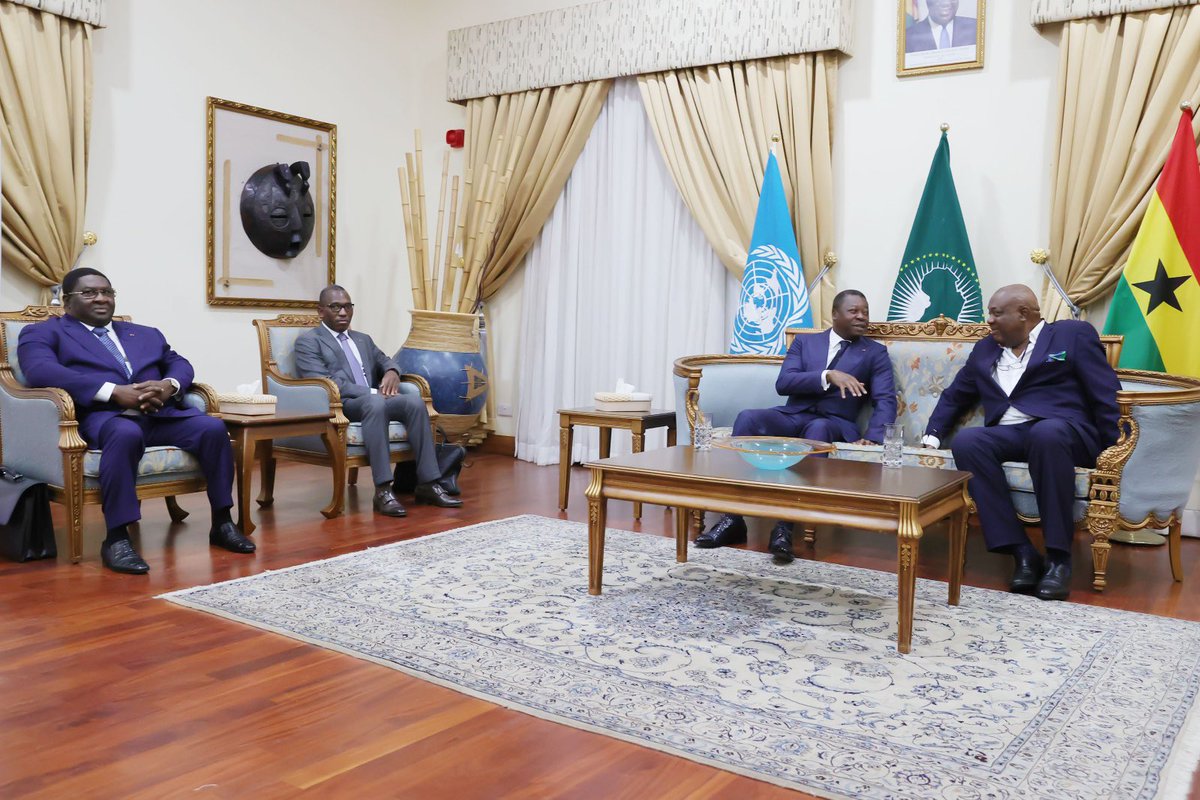 PresidenceTg's tweet photo. Le Président de la République, Faure Essozimna Gnassingbé, est arrivé ce 07 janvier 2025 à Accra, pour prendre part à l’investiture solennelle du Président élu de la République du Ghana, John Dramani Mahama, porté pour la deuxième fois à la magistrature de son pays.

https://t.co/dlUgOHGgwX