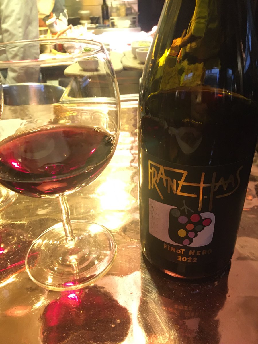 Starting 2025 at most #Italian bistrot in #Paris, hip @caffestern. Delish dishes like radicchio &amp; scallops, wild hare risotto topped with truffles perfectly  paired with a #PinotGrigio by #Collio's #VieDiRomans and #PinotNoir from #AltoAdige #FranzHaas Fab decor #PhilippeStarck