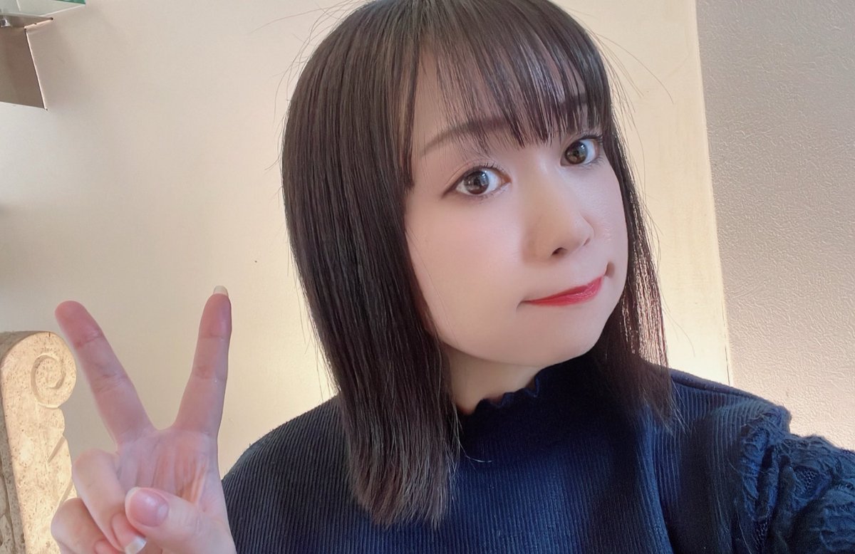 2025年が始まりましたので
心機一転髪を切ってまいりました！！

今年はたくさん"笑い"
多くの方を"笑顔"にできるような
活動をしていきたいです。

頑張りますので
『藤坂早映』をよろしくお願いいたします！！