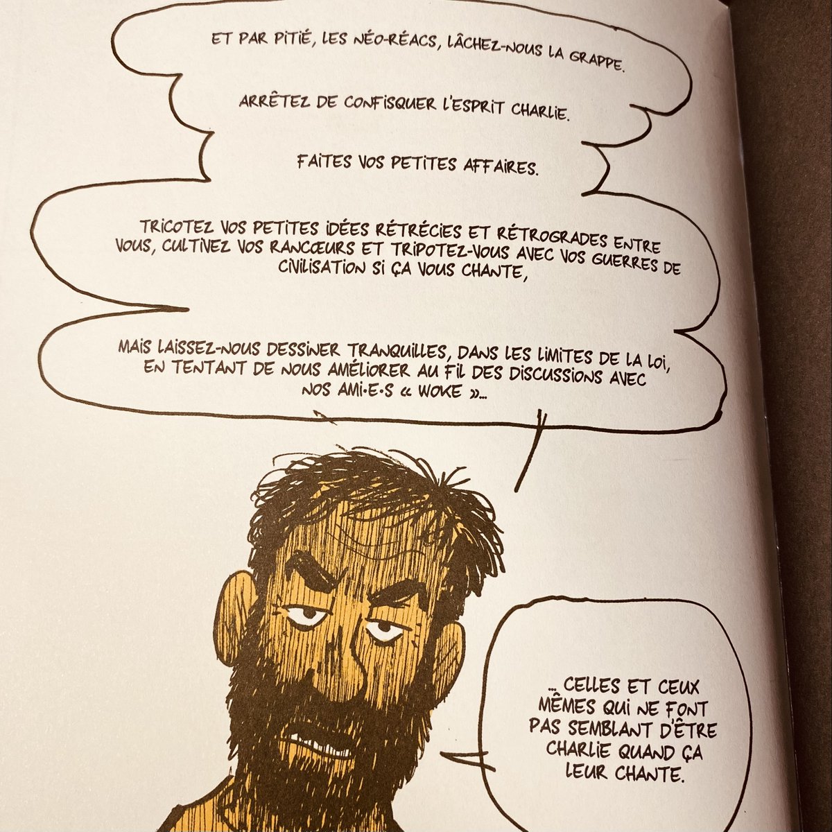"Et par pitié, les néo-réacs, lâchez nous la grappe. Arrêtez de confisquer l'esprit Charlie."

Dix ans après le drame de Charlie Hebdo, Aurel livre 32 pages incisives sur le métier de dessinateur de presse, précarisé, vilipendé, déconnecté des jeunes générations.

@Futuropolis
