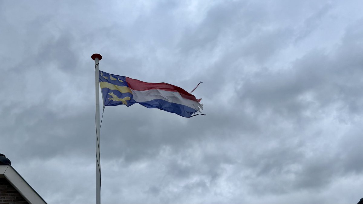 weerverteller's tweet photo. We hebben in Nederland een paar dynamische dagen achter de rug. Storm Floriane bracht eerst sneeuw, daarna veel regen en uiteindelijk ook nog een flinke storm. https://t.co/41fjOpSmtK #Floriane #storm #sneeuw #wind #regen #koud #zacht

Foto: Jannes Wiersema en Jolanda Bakker. https://t.co/Fg0RDEPffs