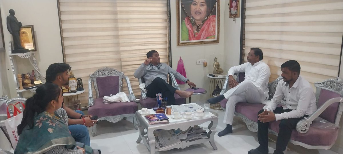જન કલ્યાણ ચેરિટેબલ ટ્રસ્ટ , મહેસાણા ના ચંદ્રકાંત ભાઈ લાટીવાલા અને પદાધિકારીઓ અમદાવાદ, મારા નિવાસ્થાન આવી ; બલિદાની સંત #VirMeghMaya ની સ્મૃતિ માં , દેશ ના યશસ્વી પ્રધાનમંત્રી #NarendraModi જી ના આશીર્વાદ થકી , ભારત સરકાર દ્વારા બહાર પાડેલ #ટપાલ_ટિકિટ માં યોગદાન માટે સ્વાગત કર્યું
