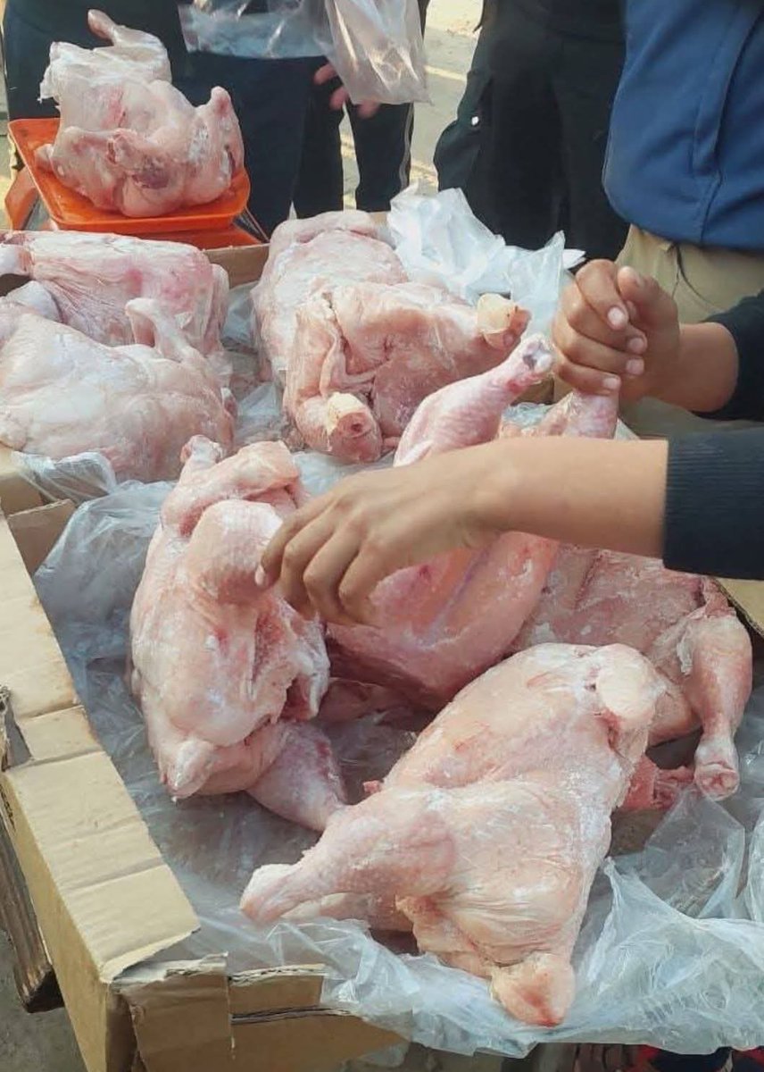 يشهد الله يا غالية إني إشتقت لكل حاجة فيكي 
ريحة صدرك ولمسة فخادك وقرقشت رقبتك 🥹🙏