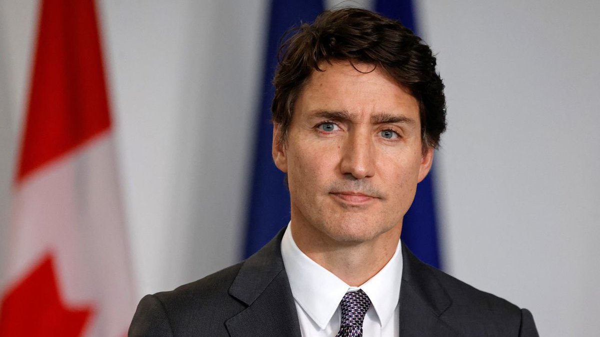 kaiser_jc's tweet photo. ¡El fin de una era! Justin Trudeau, el primer ministro más joven y guapo de Canadá, ha renunciado después de más de 9 años en el poder. ¿Qué lo llevó a tomar esta decisión? Aquí te dejo un hilo de las posibles razones 🧵 https://t.co/Qa6EZsEejT