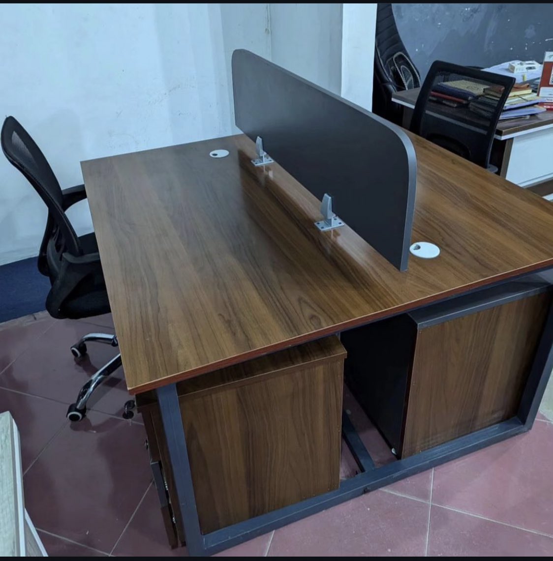 Elitspace's tweet photo. you have a project that you need Office working partitions ? @furn_infinity we've got a solution for you 

For quality and affordable  office working partitions with different types and design , don't hesitate to contact call or WhatsApp via 0749 989 923 or call 0672 232 509 https://t.co/1hRZ0X3hWF