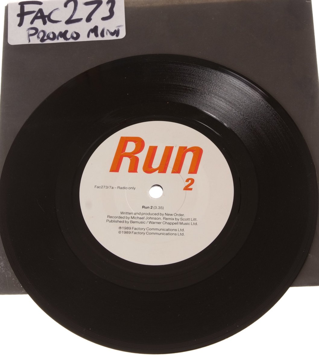 FactoryRecCol's tweet photo. Fac 273 New Order Run PROMO single 1st press 1990 @FactoryRecCol @neworder #factoryrecords #fac273 #promosingle #RUN2 https://t.co/wfX9RllBtq