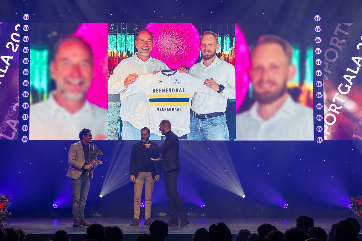 Op het Sportgala van 4 januari werd bekend dat #peacockveenendaal de komende 3 jaar hoofdsponsor is van de mooiste wielerronde van Nederland😉

#veenendaalveenendaal #veenendaal #vv25 #meerdaneenwedstrijd