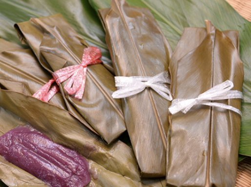 今、千葉にいて明日から
沖縄なんですが、明日、これ残ってますかね？
食べにくさでは、かなりの上位。数種類食べると腹持ちが良すぎて、お腹が減らない食品です。毎年誰かから貰う不思議な食品「むーちー」