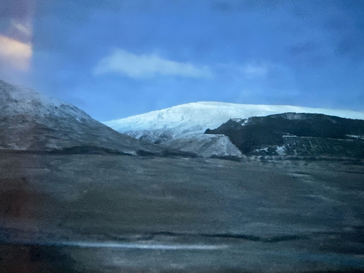 paul_winginit's tweet photo. Good morning from the lounge on the Caledonian Sleeper!
This portion to Fort William is called the Deerstalker - from when wealthy London patrons would come to these parts to hunt deer.
Weโre just rounding the horseshoe curve heading to Bridge of Orchy! โ๏ธ ๐ด๓ ง๓ ข๓ ณ๓ ฃ๓ ด๓ ฟ #lastscratch https://t.co/BdIitd18A0