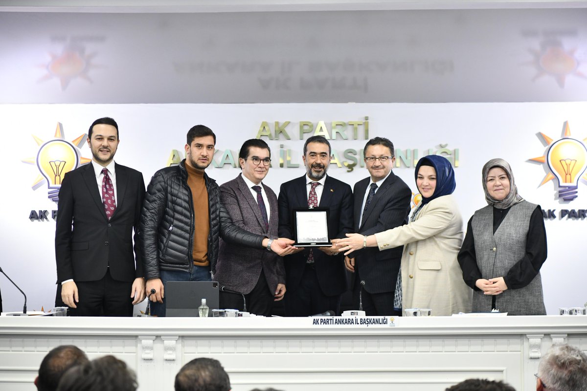 altindagakgnc's tweet photo. 🥉 Altındağ teşkilatı olarak, üyelik çalışmalarında Türkiye genelinde Ankara birinciliğine destek verdik ve oransal bazda Ankara genelinde 3. sırada yer aldık. Bu başarı, inançla ve azimle çalışan teşkilatımızın eseridir. 🏆😎

Altındağ teşkilatı olarak, hep birlikte ortaya koyduğumuz azmin bir meyvesi olan bu başarıdan gurur duyuyoruz. Teşkilatımıza ve destek veren tüm gönüldaşlarımıza sonsuz teşekkür ediyor, daha büyük hedeflere yürüyoruz. 🇹🇷🫡💪