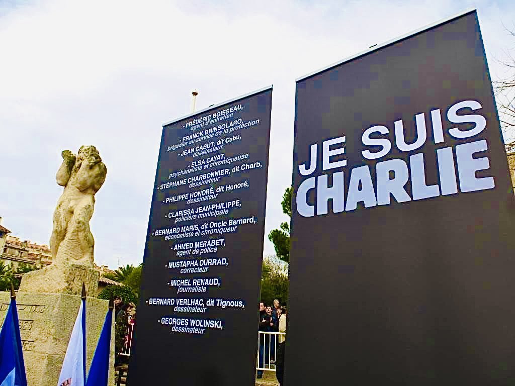 MarikaRoman's tweet image. Il y a 10 ans la France était frappée par la barbarie islamique #onnoubliepas 🇫🇷
#Charlie  #Montrouge #HyperCacher 
#devoirdememoire