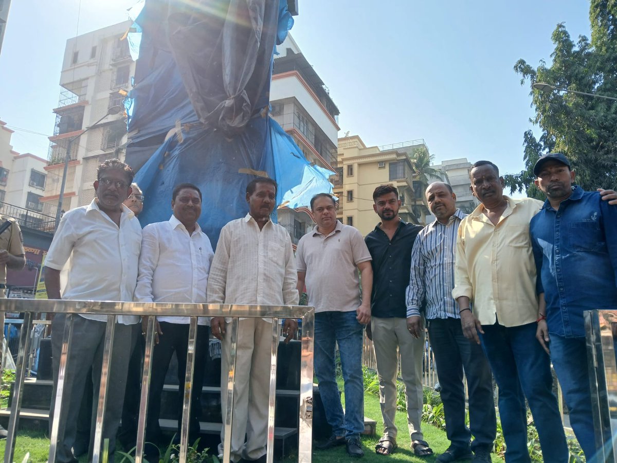 AmeetSatam's tweet image. अंधेरी पश्चिम विधानसभा मतदारसंघातील नवरंग टॉकीज येथे अण्णाभाऊ साठे चौकचे काम सुरू असून त्या ठिकाणी भेट दिली व कामाची पाहणी केली. यावेळी सुरू असलेल्या कामांना गती देण्याच्या सूचना संबंधितांना दिल्या.

#AmeetSatam3_0 #DevelopmentInProgress #InfrastructureImprovement #WorkInspection
