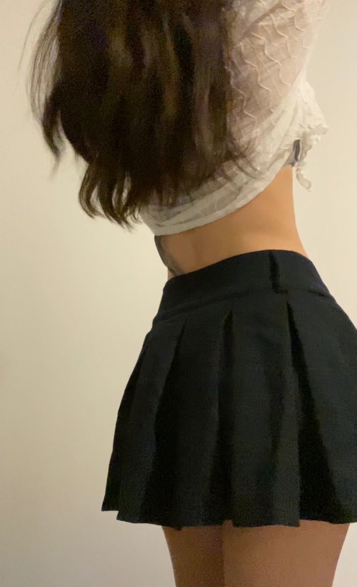 cherryyy__6's tweet photo. Imagine you come home and see me like this👀

What are you doing to me?
#of #onlyfans #h0t #teen #petite #h0rny https://t.co/gVHRtLqhD0