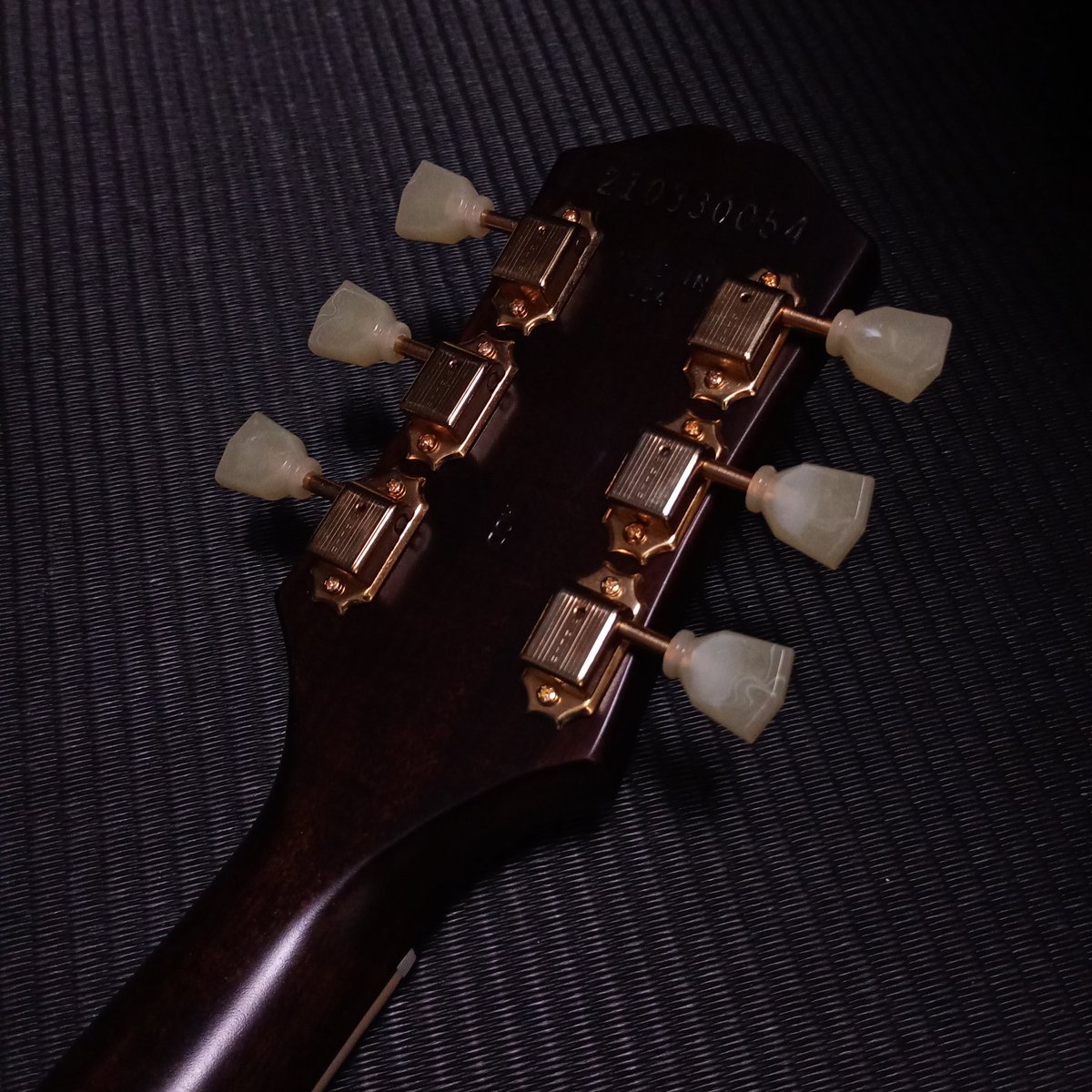 FinestGuitars's tweet image. 【入荷情報】
Epiphone / Demo/Mod Collection Casino(USA Collection) New Satin Penny
ishibashi.co.jp/ec/product/1mb…

Finest Guitars　名物店長による現地選定品！他に類を見ないクールな一本に仕上がっています！#Epiphone