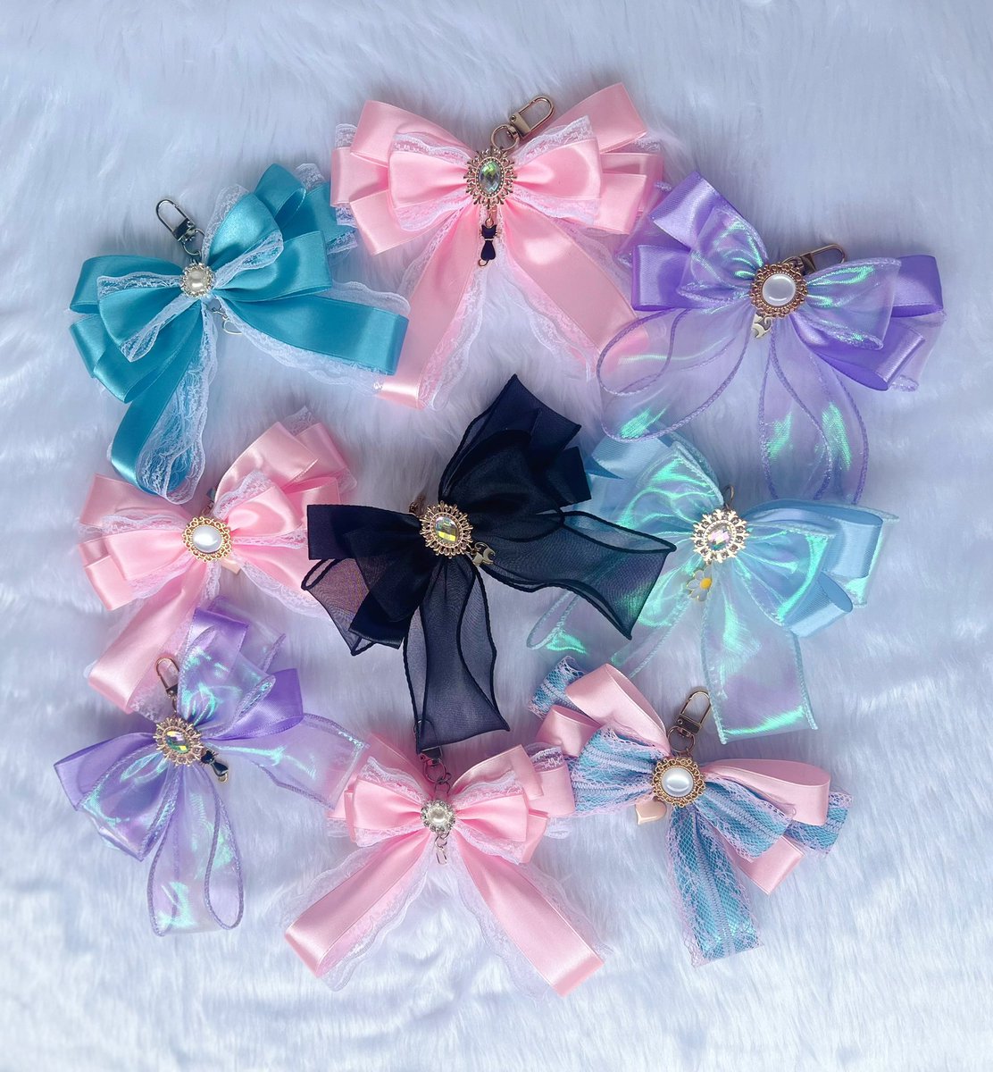 pretty_laces's tweet photo. ribbon keyring for my anik-anik girlies 🎀
#madebyplc https://t.co/vUKgw2pPxb
