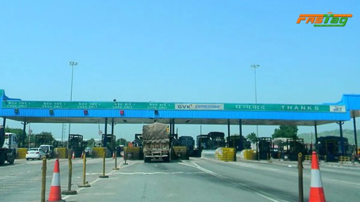 News24eng's tweet image. Maharashtra: Govt Makes FASTags Mandatory From April 1 – Here’s Why You Need One Now!
#maharashtragovernment #Maharashtra #NETC #pollution #Tolltax #HighWay #RoadTransport #RFID
Read More : tinyurl.com/3aaey9np