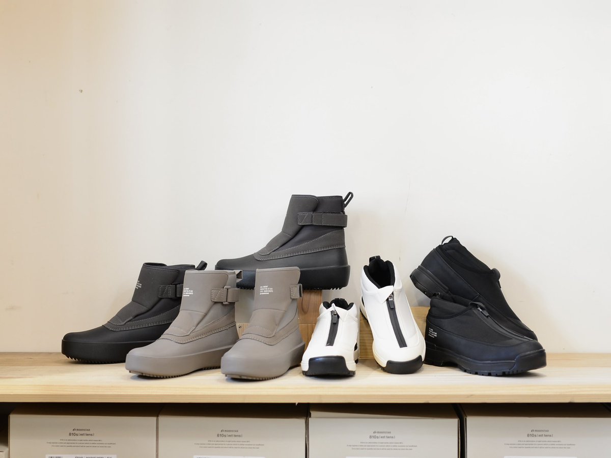New year,  New shoes！

まだまだ小寒。本格的に寒くなるこれからの季節におすすめなのが SNOWF と IGOOL。

#MOONSTAR  810sシリーズの、あったかツートップ！

南極調査隊用の靴づくりで培った防寒・防滑のノウハウを詰め込みつつ、普段着にもすっと馴染む佇まいに仕上がっております！