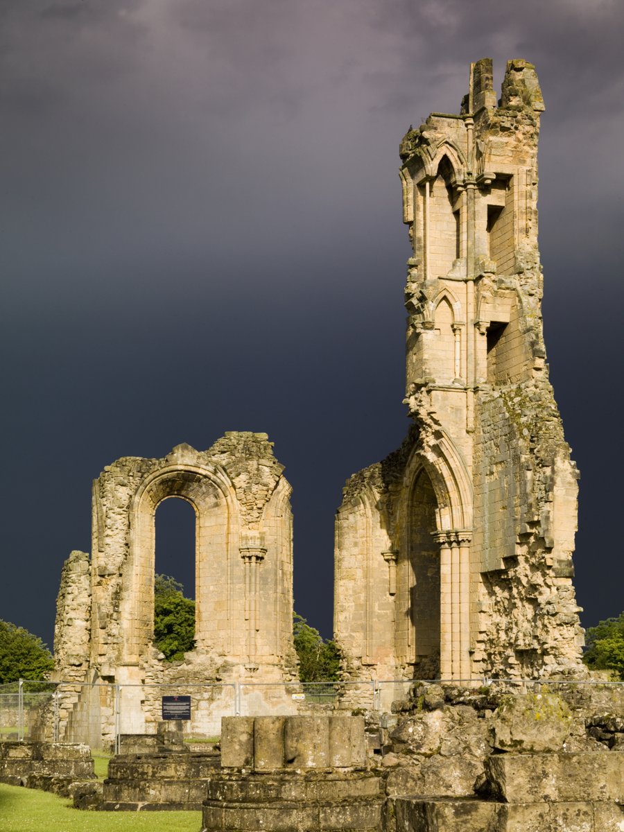 📢Join Bridget Drake-Wilkes, Senior Structural Engineer at Historic England, and Jon Avent of Mann Williams in the first #TechnicalTuesday webinar of 2025 to explore the structural challenges of conserving ruins.

💻📍14 January, 1pm
➡️bit.ly/ConservationOf…