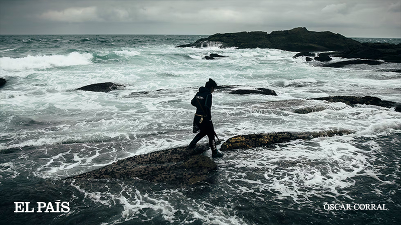 ‘Marisqueiro’

🔗 acortar.link/CtYmgq

Por toda la costa gallega se pueden ver señales con una advertencia escrita en un rojo intenso: prohibido mariscar de todo.

📷 Óscar Corral <a href="/corralfoto/">Óscar Corral</a>