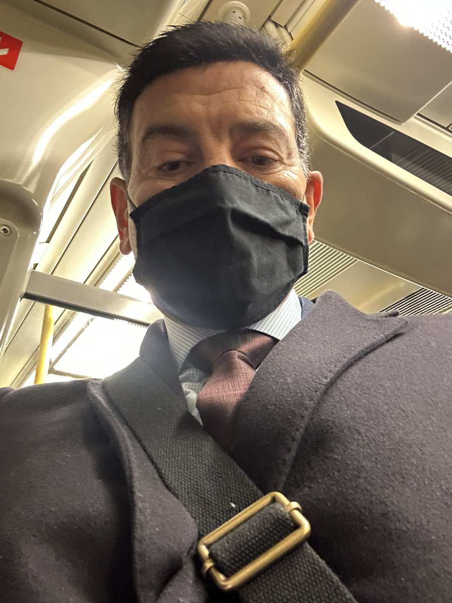 Travelling on London underground this morning, packed yet I am literally the only one wearing a face mask. Yesterday me and my wife visited Southampton hospital and we were asked to wear face masks the moment we stepped inside, and rightly so. What is going on!!